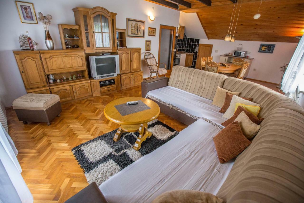 Apartman Ruzica Ogulin Buitenkant foto