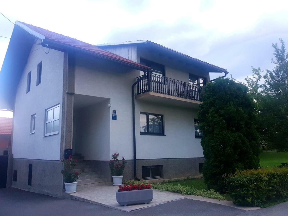 Apartman Ruzica Ogulin Buitenkant foto